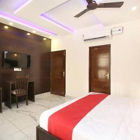 Hotel Ska Chandigarh Bagian luar foto