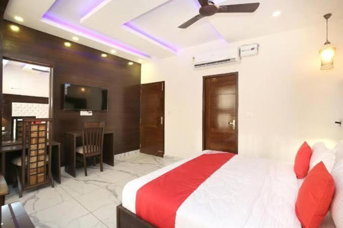 Hotel Ska Chandigarh Bagian luar foto